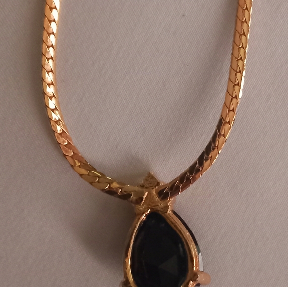 Vintage Vendome Gold tone crystal necklaces. - Picture 8 of 8